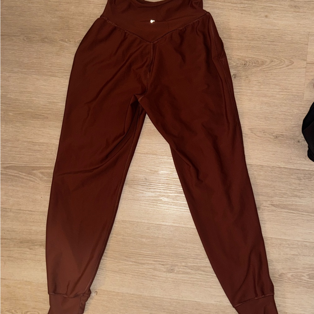 Joggers - Picture 2 of 3